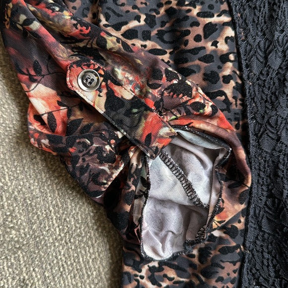 CALESSA BLACK LEOPARD ASYMMETRICAL BUTTON DOWN TOP w/COLLAR-ROLLABLE SLEEVES SzL - Picture 7 of 14